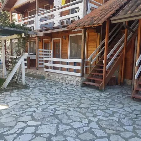 Pensjonat Bujtina E Zefit